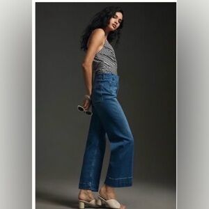 The Colette Denim Cropped Wide-Leg Patch Pocket Jeans in Medium Denim. Size 25
